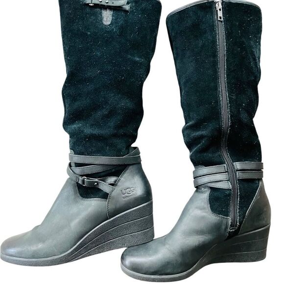 UGG AUSTRALIA Lesley 1005266
Side Zip Black Suede Tall Wedge
Boots Size 10. - Picture 5 of 11